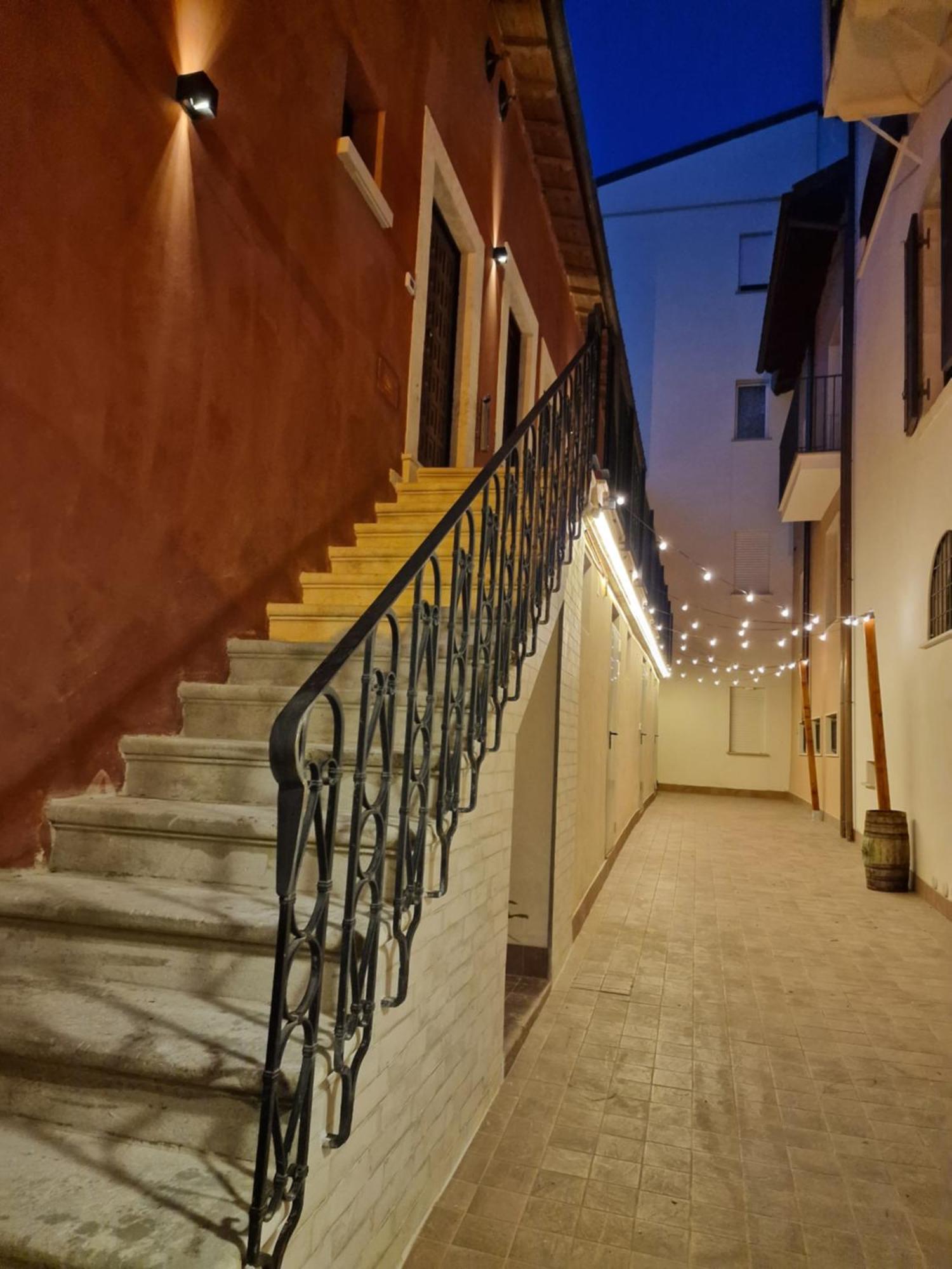Villa Vagabondando Travel House LʼAquila Esterno foto